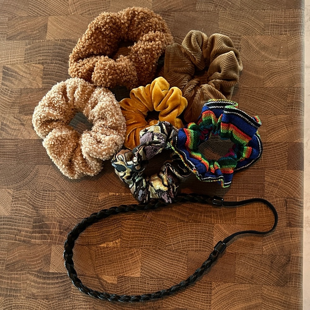 Free People Scrunchie Set